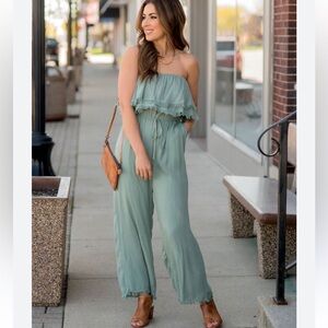 Gilli FRAYED EDGE STRAPLESS JUMPSUIT Sage Green
